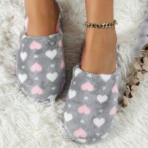Heart fleece slippers slides slip-on shoes 7 7.5 7 1/2 pink Gray Valentines Day